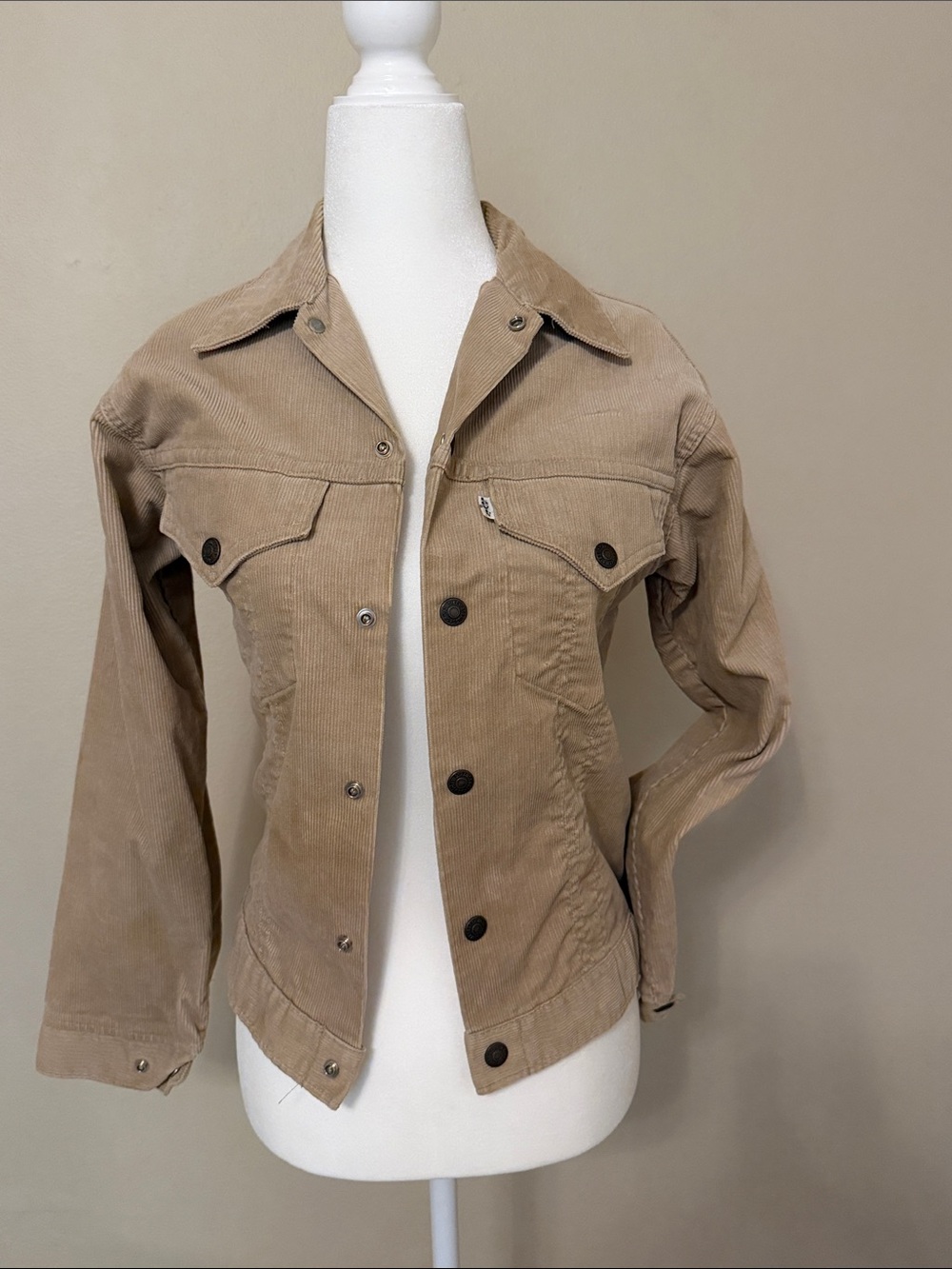 Levi’s Vintage Women’s Tan Corduroy Jacket - Casual Button-Up Coat